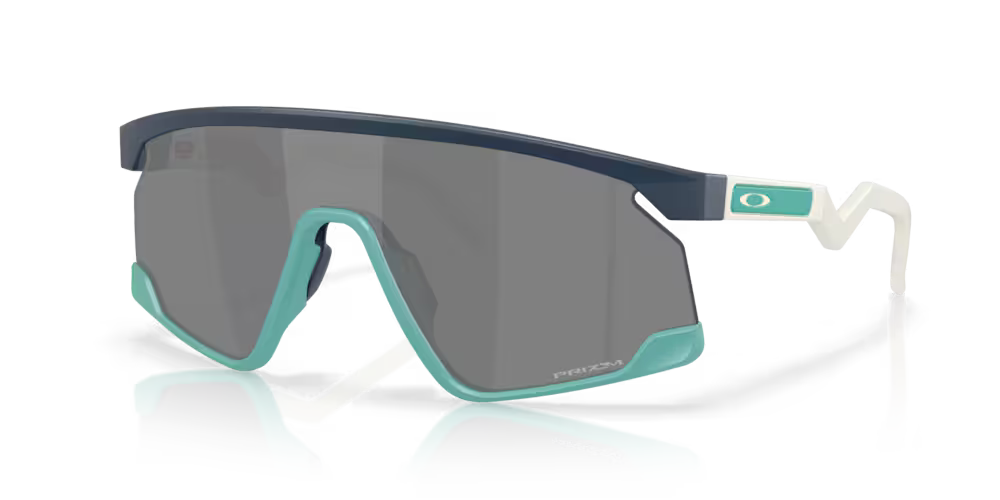 OAKLEY PACIFIC TRAIL COLLECTION