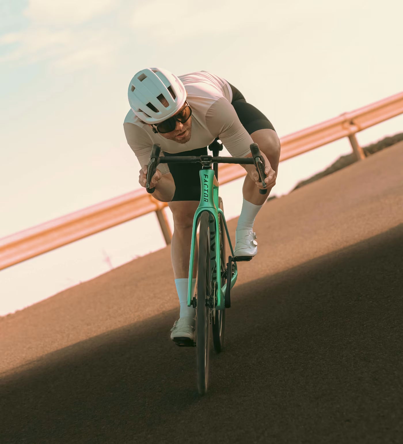 BICICLETA FACTOR MONZA 52 SRAM FORCE AXS GREEN